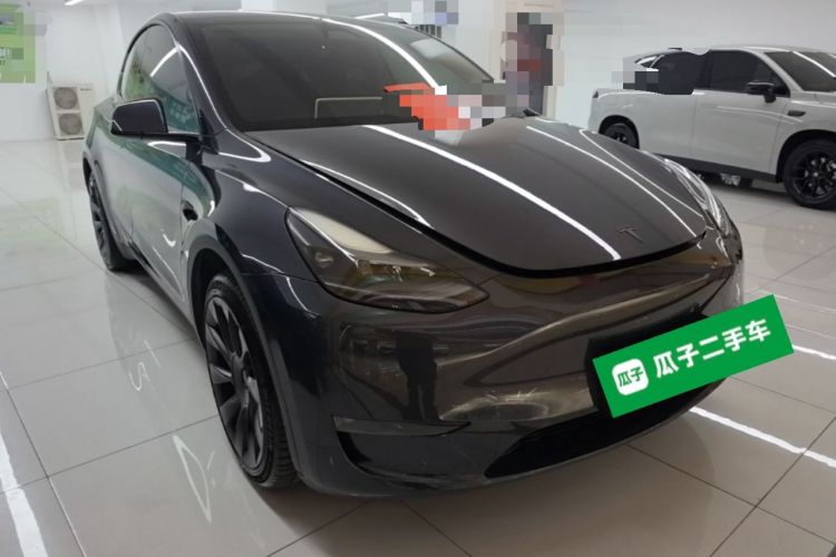 Used Tesla Model Y 2024 Long-Range All-Wheel-Drive Version Front Right 45 Deg