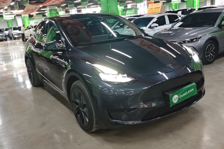 Used Tesla Model Y 2024 Rear-Wheel-Drive Version Front Right 45 Deg