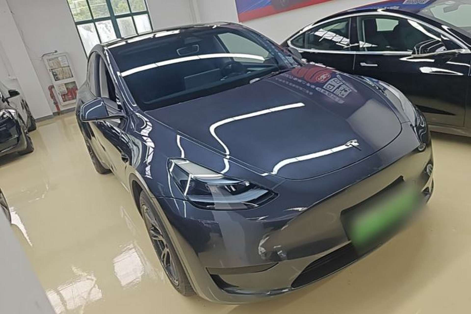 Used Tesla Model Y 2024 Rear-Wheel-Drive Version Front Right 45 Deg