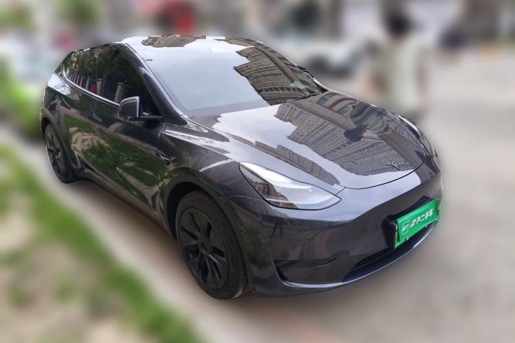 Used Tesla Model Y 2024 Rear-Wheel-Drive Version Front Right 45 Deg