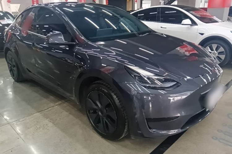 Used Tesla Model Y 2024 Rear-Wheel-Drive Version Front Right 45 Deg