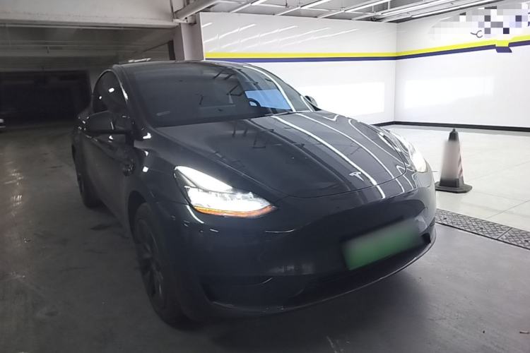 Used Tesla Model Y 2024 Rear-Wheel-Drive Version Front Right 45 Deg