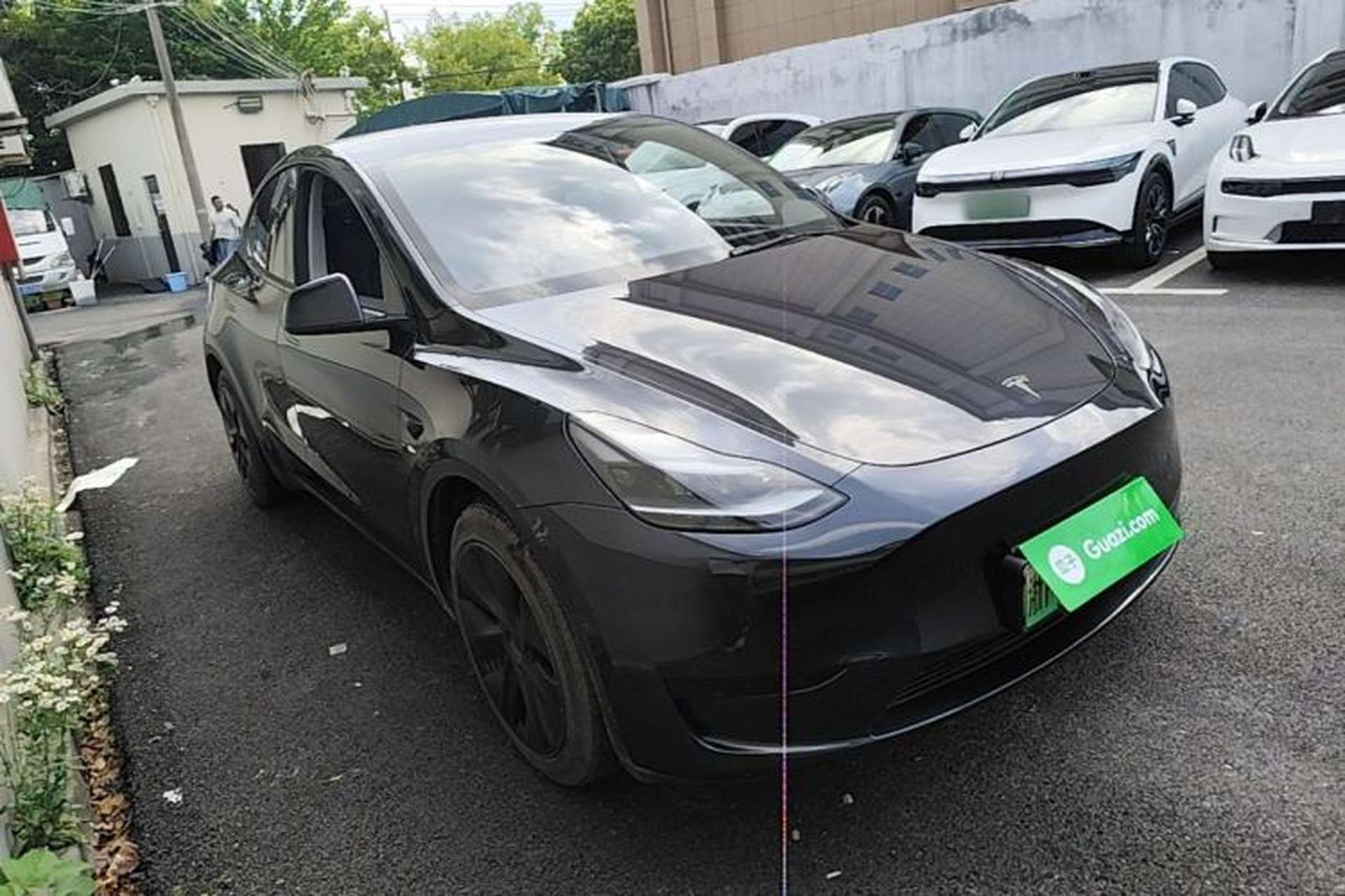 Used Tesla Model Y 2024 Rear-Wheel-Drive Version Front Right 45 Deg