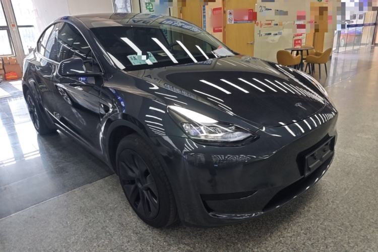 Used Tesla Model Y 2024 Rear-Wheel-Drive Version Front Right 45 Deg
