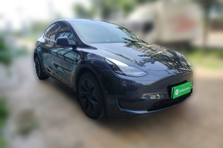 Used Tesla Model Y 2024 Rear-Wheel-Drive Version Front Right 45 Deg