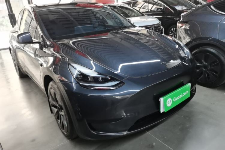 Used Tesla Model Y 2024 Rear-Wheel-Drive Version Front Right 45 Deg