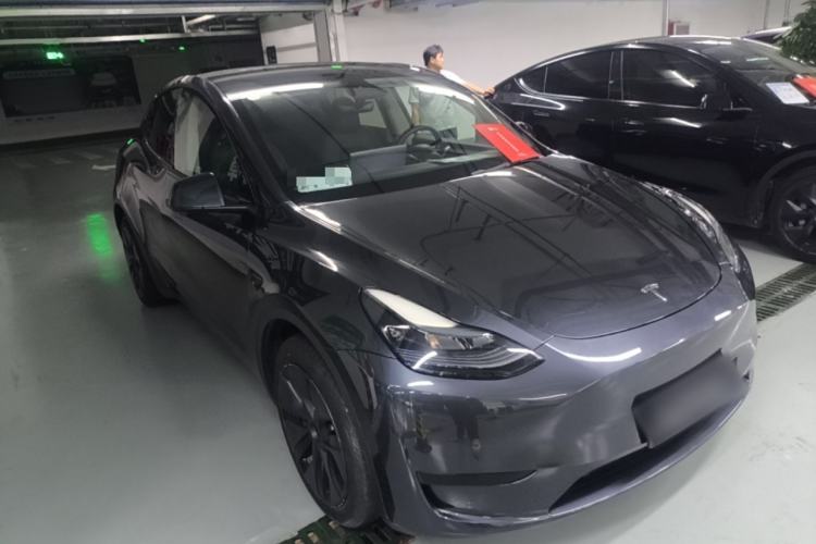 Used Tesla Model Y 2024 Rear-Wheel-Drive Version Front Right 45 Deg