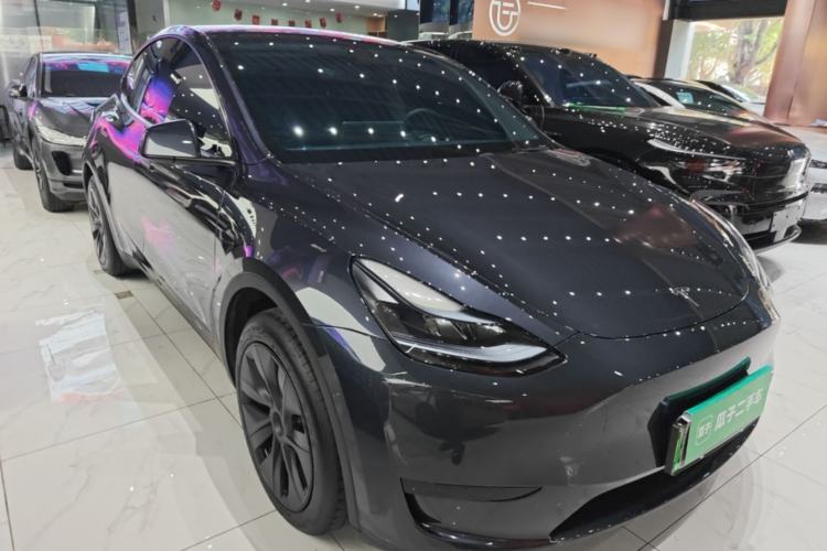 Used Tesla Model Y 2024 Rear-Wheel-Drive Version Front Right 45 Deg