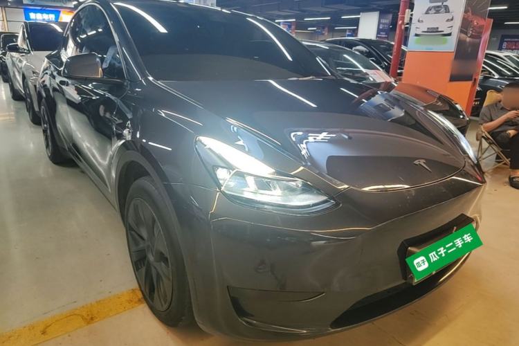 Used Tesla Model Y 2024 Rear-Wheel-Drive Version Front Right 45 Deg
