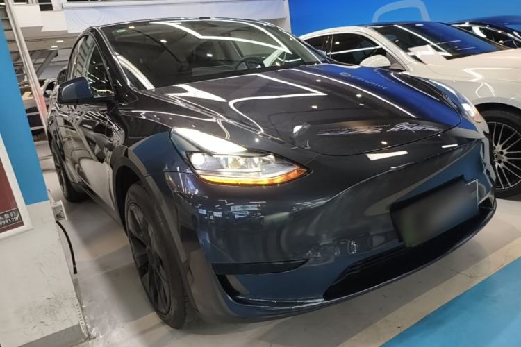 Used Tesla Model Y 2024 Rear-Wheel-Drive Version Front Right 45 Deg