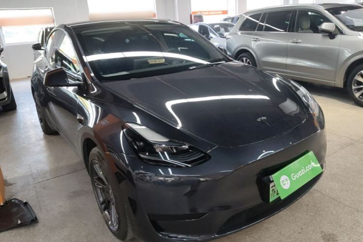 Used Tesla Model Y 2024 Rear-Wheel-Drive Version Front Right 45 Deg