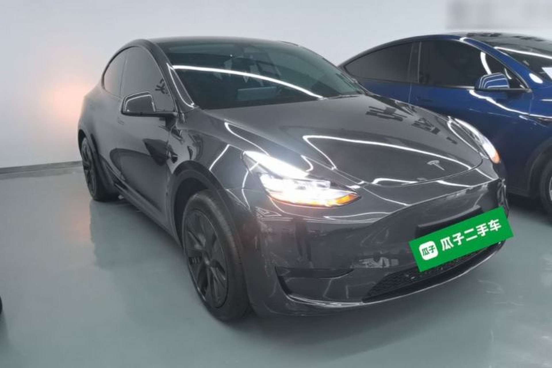 Used Tesla Model Y 2024 Rear-Wheel-Drive Version Front Right 45 Deg