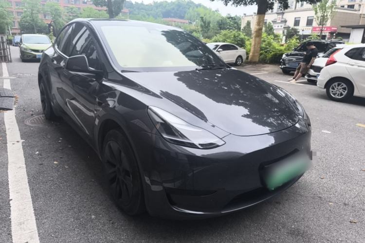 Used Tesla Model Y 2024 Rear-Wheel-Drive Version Front Right 45 Deg