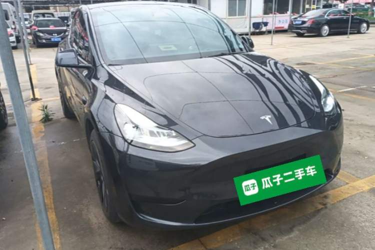 Used Tesla Model Y 2024 Rear-Wheel-Drive Version Front Right 45 Deg