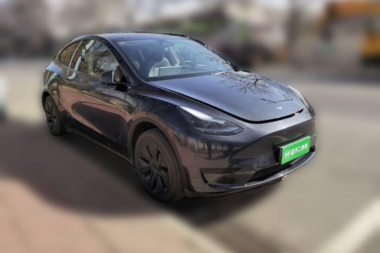 Used Tesla Model Y 2024 Rear-Wheel-Drive Version Front Right 45 Deg
