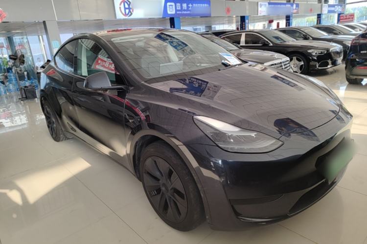 Used Tesla Model Y 2024 Rear-Wheel-Drive Version Front Right 45 Deg