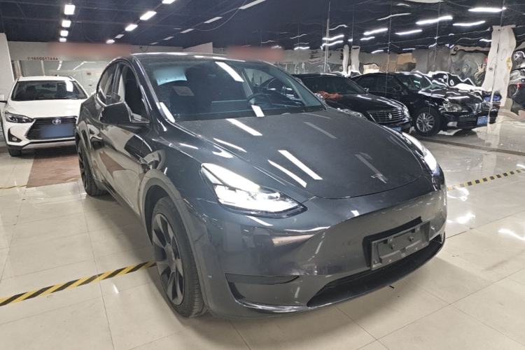 Used Tesla Model Y 2024 Rear-Wheel-Drive Version Front Right 45 Deg