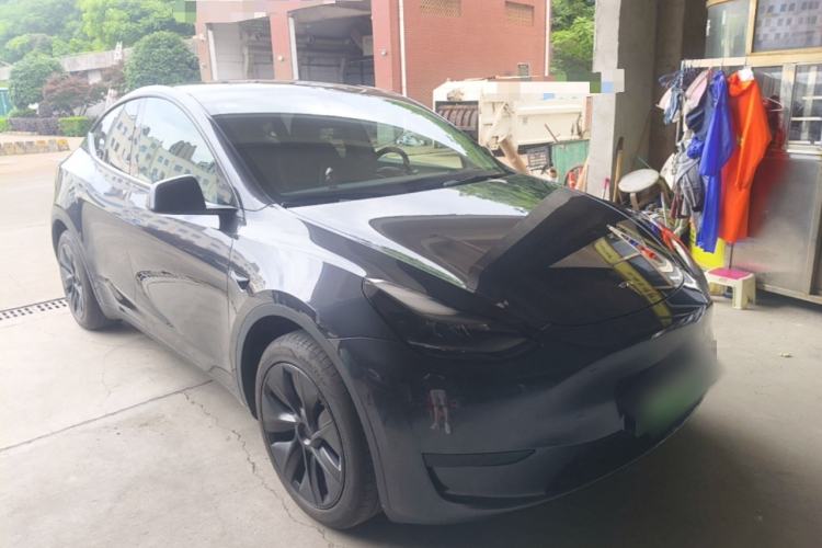 Used Tesla Model Y 2024 Rear-Wheel-Drive Version Front Right 45 Deg