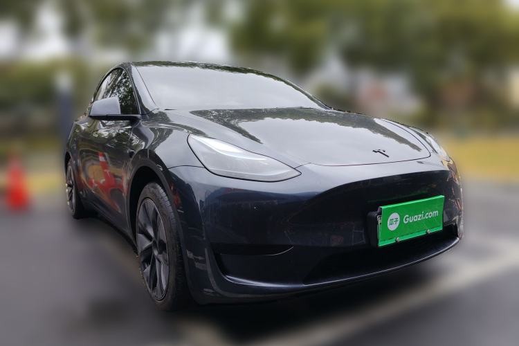 Used Tesla Model Y 2024 Rear-Wheel-Drive Version Front Right 45 Deg