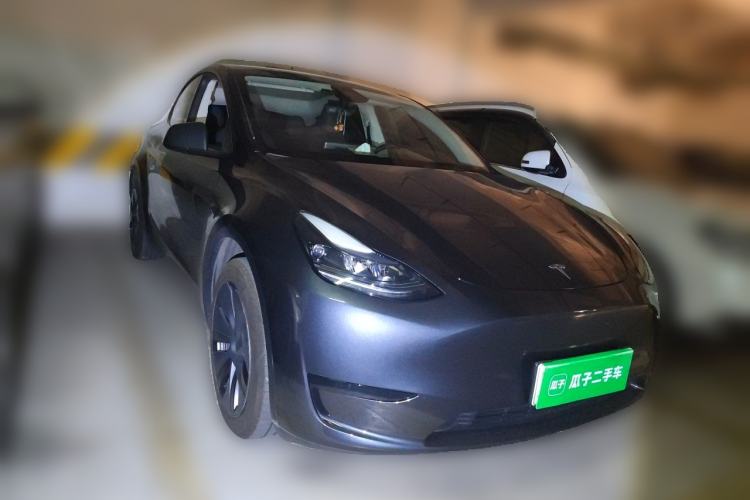 Used Tesla Model Y 2024 Rear-Wheel-Drive Version Front Right 45 Deg