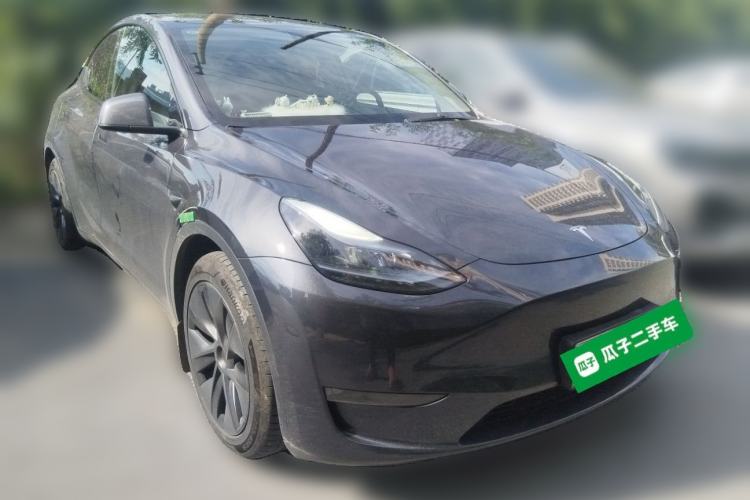 Used Tesla Model Y 2024 Long-Range All-Wheel-Drive Version Front Right 45 Deg