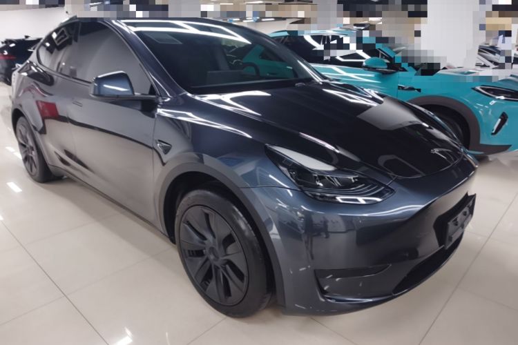 Used Tesla Model Y 2024 Rear-Wheel-Drive Version Front Right 45 Deg
