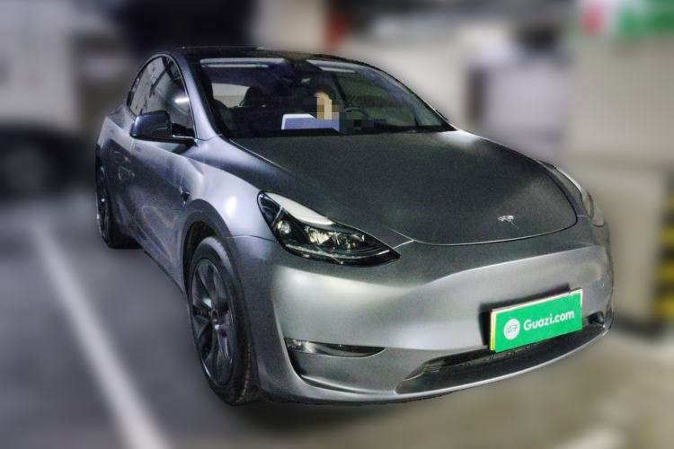 Used Tesla Model Y 2024 Long-Range All-Wheel-Drive Version Front Right 45 Deg