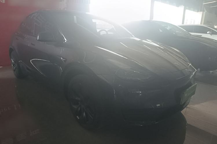 Used Tesla Model Y 2024 Rear-Wheel-Drive Version Front Right 45 Deg