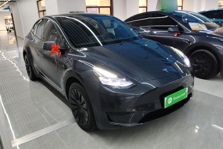 Used Tesla Model Y 2024 Rear-Wheel-Drive Version Front Right 45 Deg