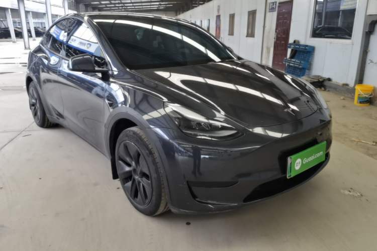 Used Tesla Model Y 2024 Rear-Wheel-Drive Version Front Right 45 Deg