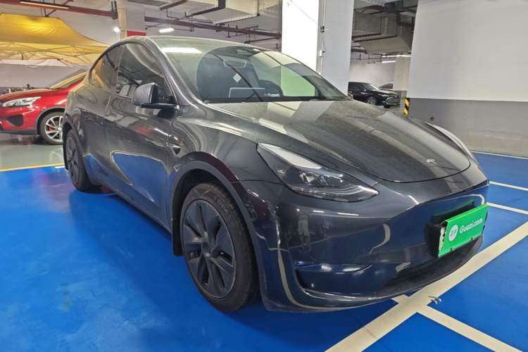 Used Tesla Model Y 2024 Rear-Wheel-Drive Version Front Right 45 Deg