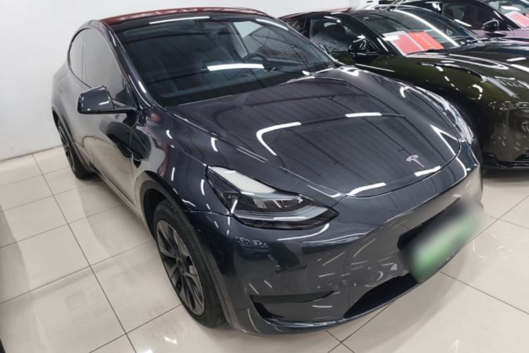 Used Tesla Model Y 2024 Rear-Wheel-Drive Version Front Right 45 Deg