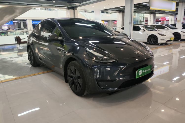 Used Tesla Model Y 2024 Rear-Wheel-Drive Version Front Right 45 Deg