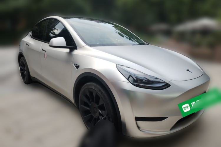 Used Tesla Model Y 2024 Rear-Wheel-Drive Version Front Right 45 Deg