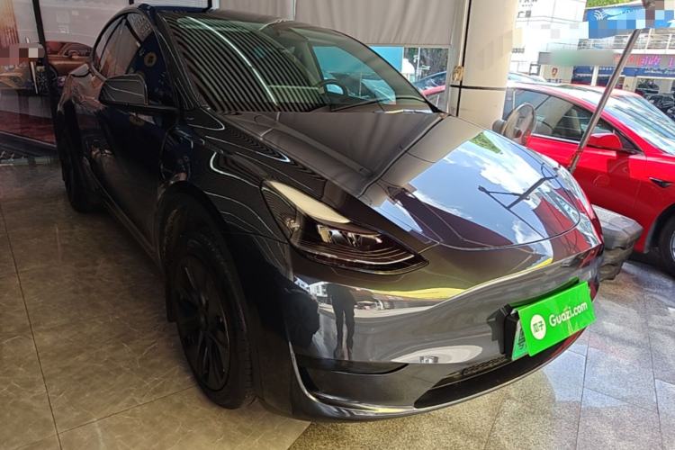 Used Tesla Model Y 2024 Rear-Wheel-Drive Version Front Right 45 Deg