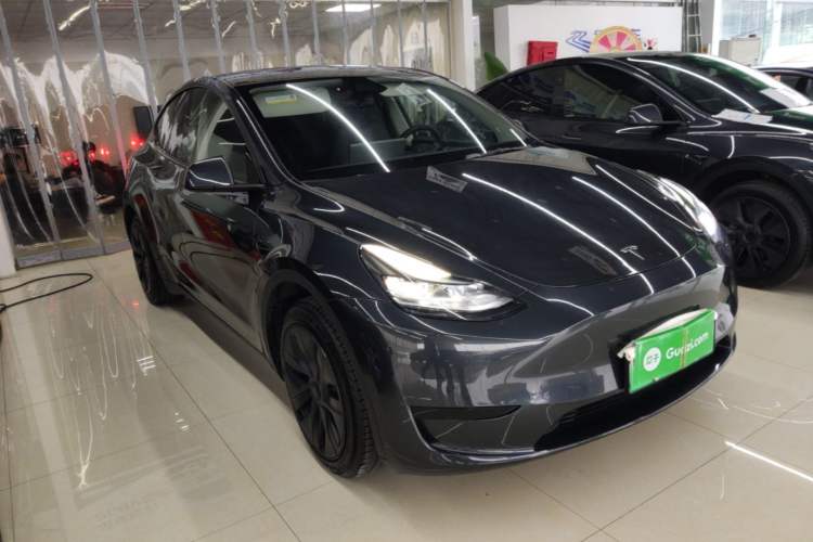 Used Tesla Model Y 2024 Rear-Wheel-Drive Version Front Right 45 Deg