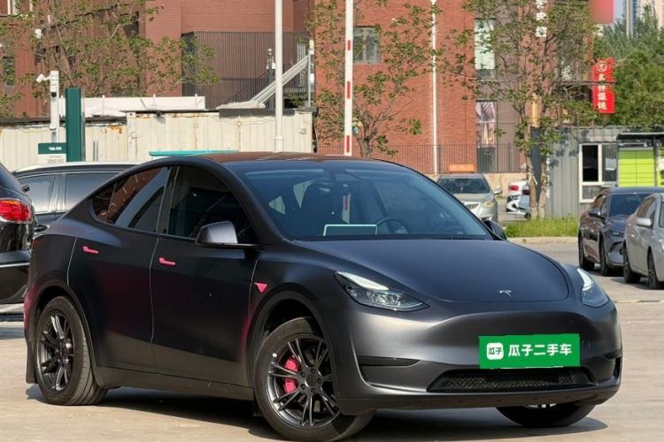 Used Tesla Model Y 2024 Rear-Wheel-Drive Version Front Right 45 Deg