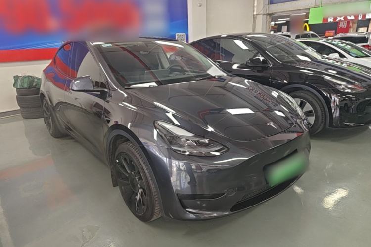 Used Tesla Model Y 2024 Rear-Wheel-Drive Version Front Right 45 Deg