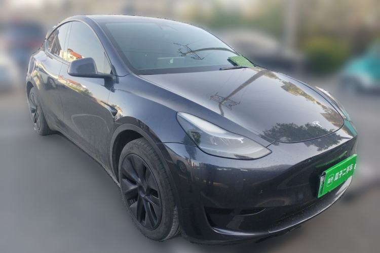 Used Tesla Model Y 2024 Rear-Wheel-Drive Version Front Right 45 Deg