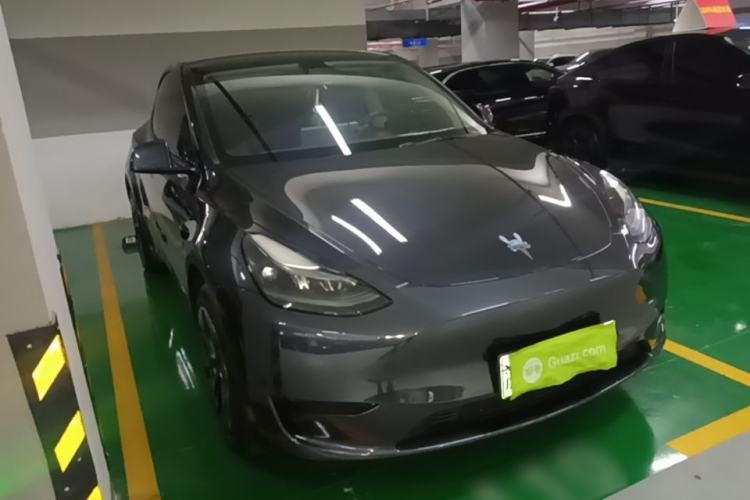 Used Tesla Model Y 2024 Rear-Wheel-Drive Version Front Right 45 Deg
