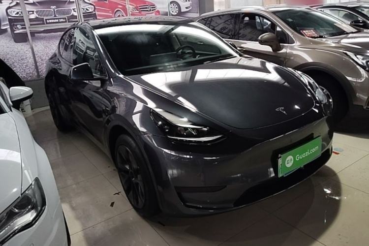 Used Tesla Model Y 2024 Rear-Wheel-Drive Version Front Right 45 Deg