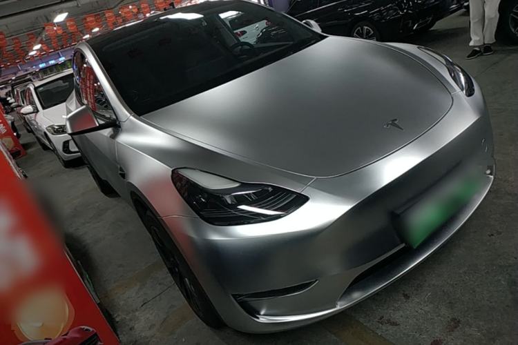 Used Tesla Model Y 2024 Long-Range All-Wheel-Drive Version Front Right 45 Deg
