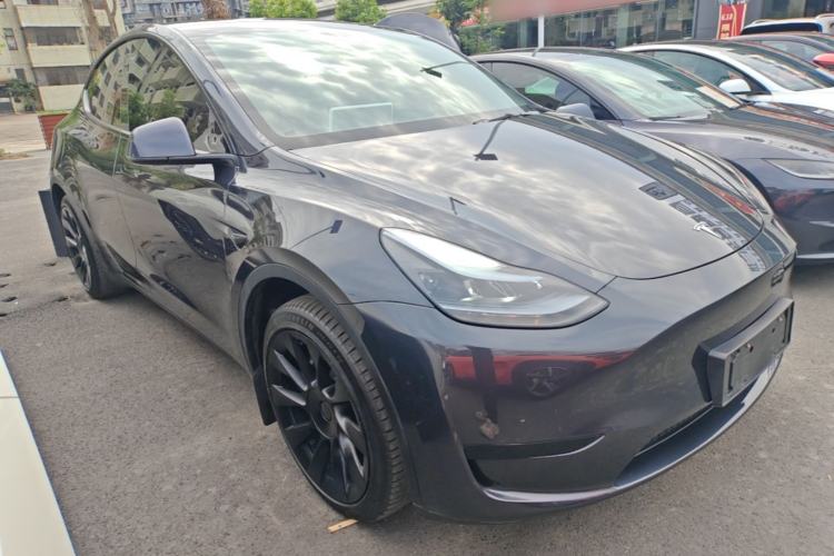 Used Tesla Model Y 2024 Rear-Wheel-Drive Version Front Right 45 Deg