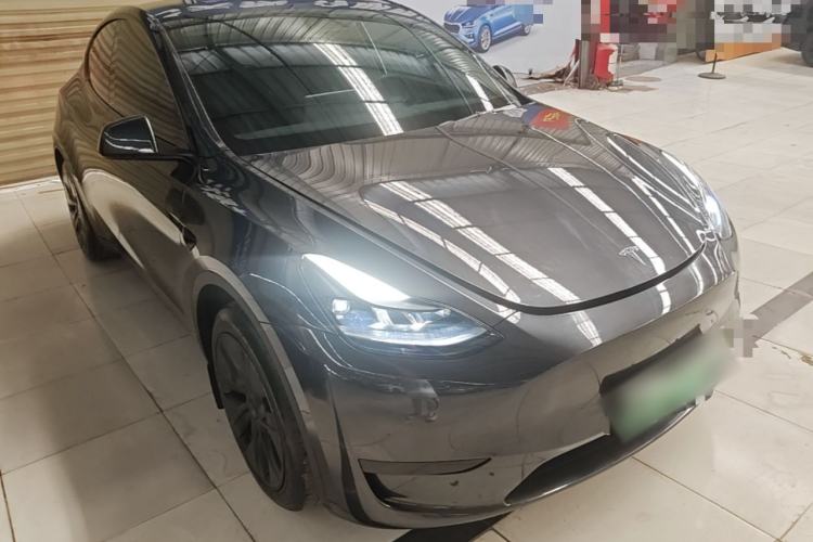 Used Tesla Model Y 2024 Rear-Wheel-Drive Version Front Right 45 Deg