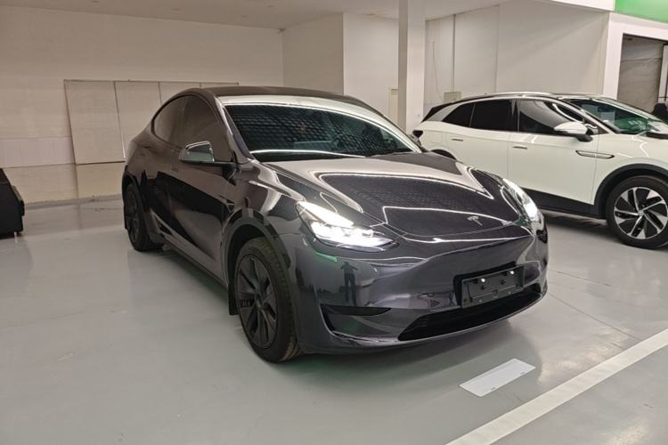 Used Tesla Model Y 2024 Rear-Wheel-Drive Version Front Right 45 Deg