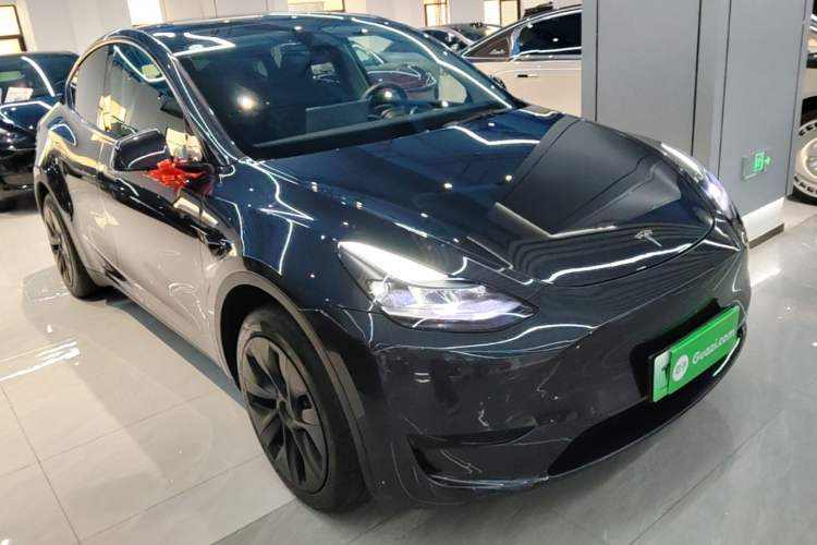 Used Tesla Model Y 2024 Rear-Wheel-Drive Version Front Right 45 Deg