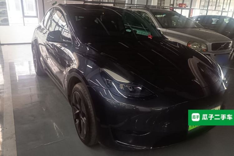 Used Tesla Model Y 2024 Rear-Wheel-Drive Version Front Right 45 Deg