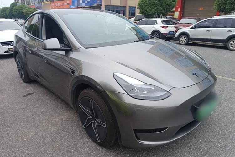Used Tesla Model Y 2024 Rear-Wheel-Drive Version Front Right 45 Deg