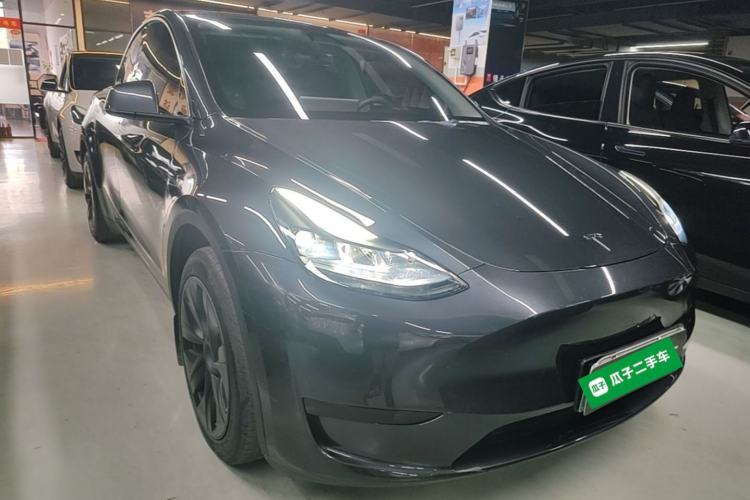 Used Tesla Model Y 2024 Rear-Wheel-Drive Version Front Right 45 Deg