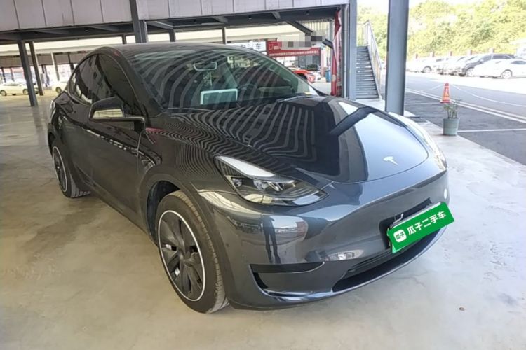 Used Tesla Model Y 2024 Rear-Wheel-Drive Version Front Right 45 Deg